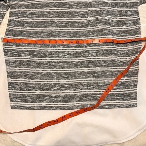 Design History grey light knit stripped top size medium - Picture 8 of 12